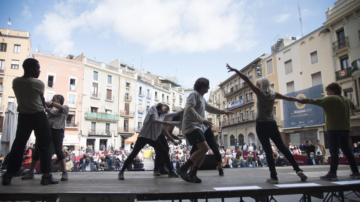 Espectacle de dansa en l&#039;acte institucional de l&#039;any passat del Dia Mundial de la Salut Mental