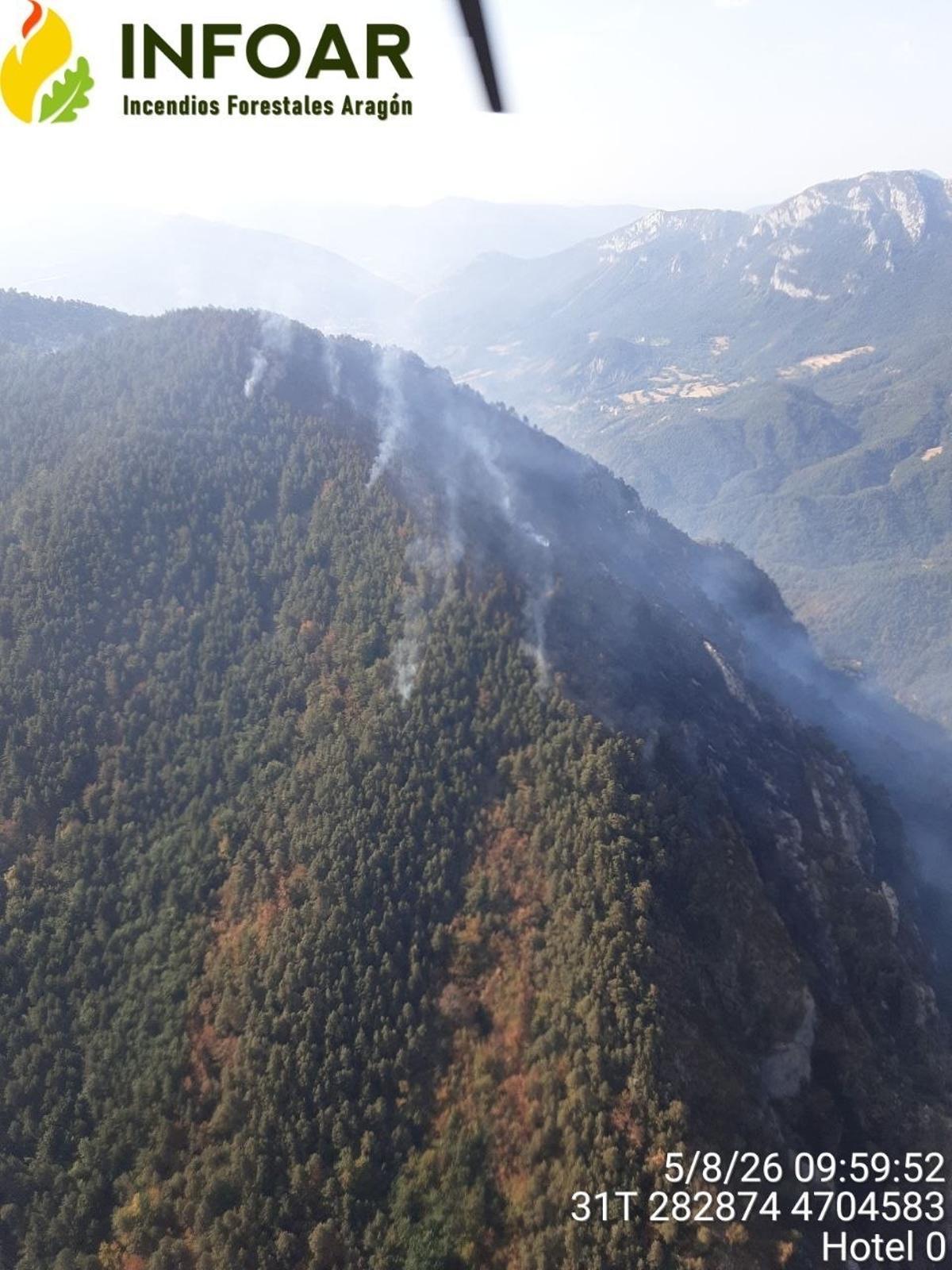 En imágenes I Así evolucionan los incendios activos en el Pirineo aragonés En imágenes I Así evolucionan los incendios activos en el Pirineo aragonés