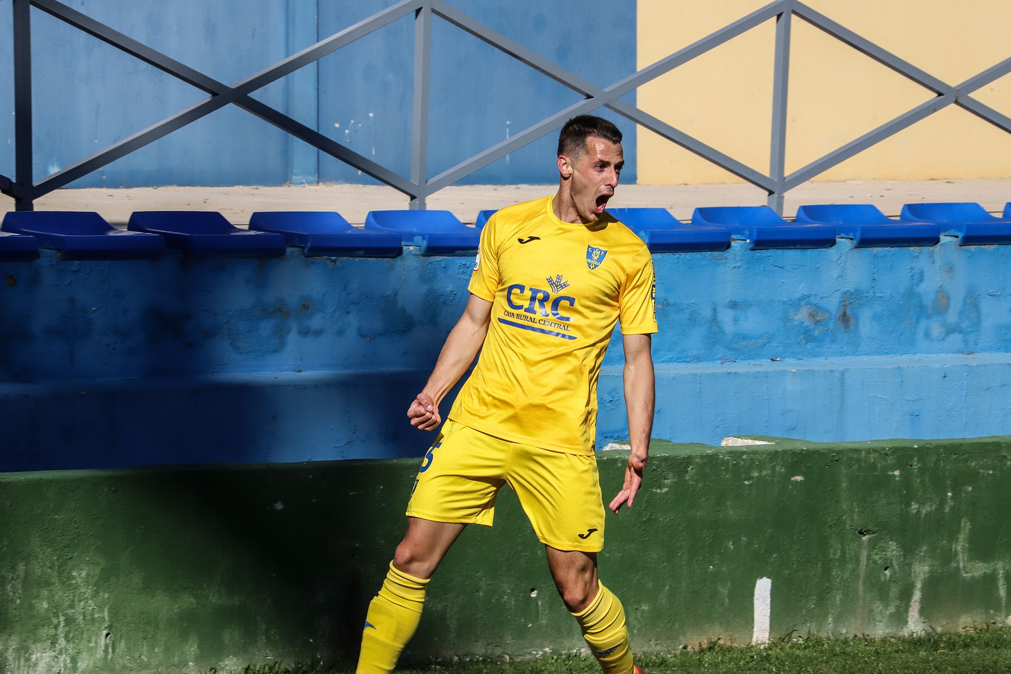 El Orihuela cae por 2-4 en un partido vibrante ante el Villarreal B