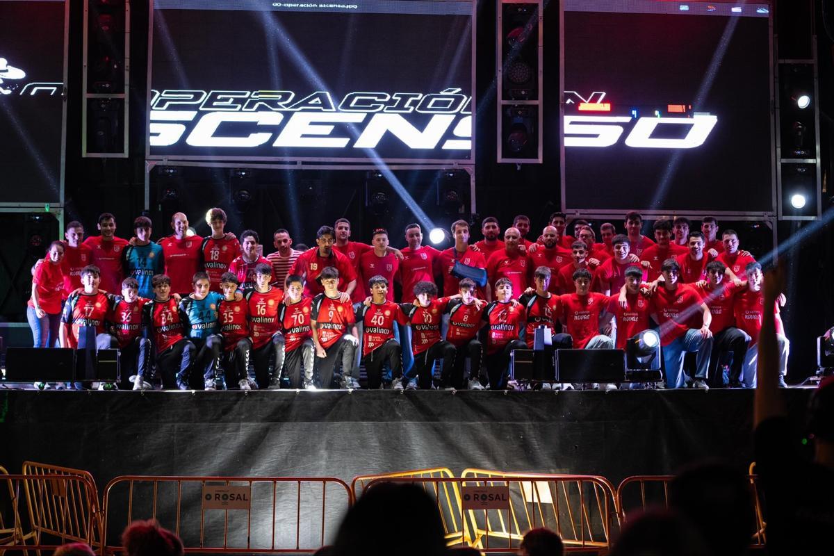 El equipo sénior y el infantil, en el Orballo Fest.