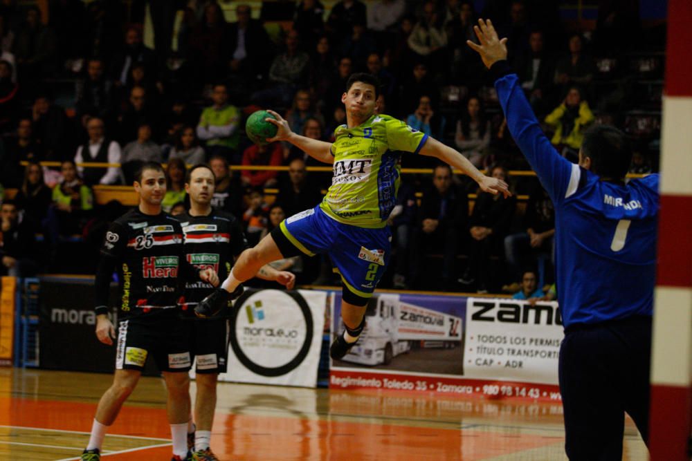 Balonmano Zamora: MMT Seguros - BM Nava