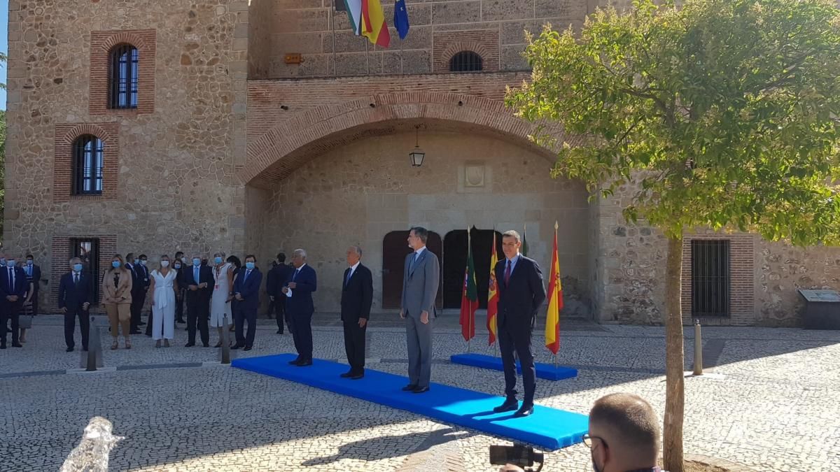 Imágenes del acto de la reapertura de la frontera de Portugal