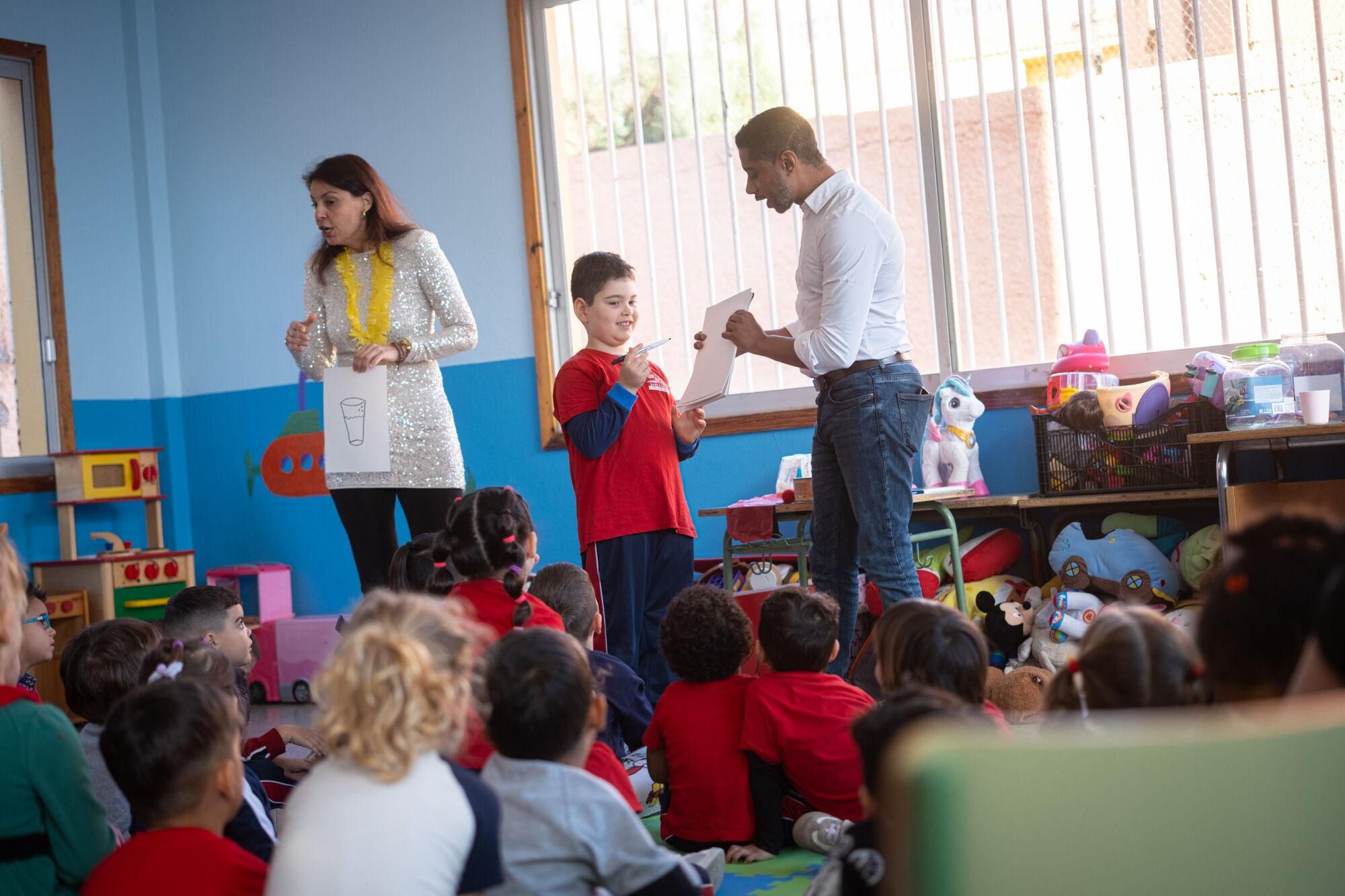 Fiesta de Navidad en el colegio Santa Cruz de California