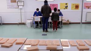 Vista de un colegio electoral en Valladolid, durante las elecciones autonómicas de Castilla y León.