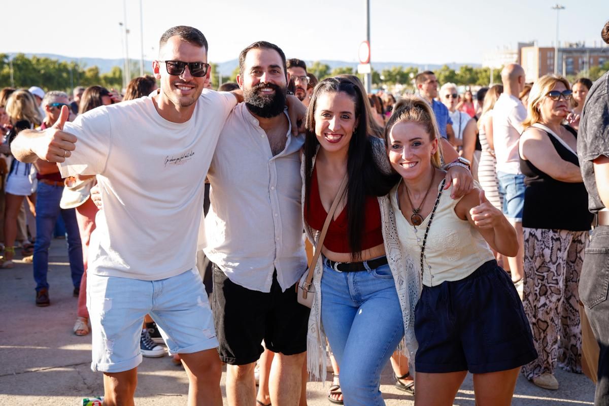 El concierto de Manuel Carrasco congrega a miles de fans en El Arenal