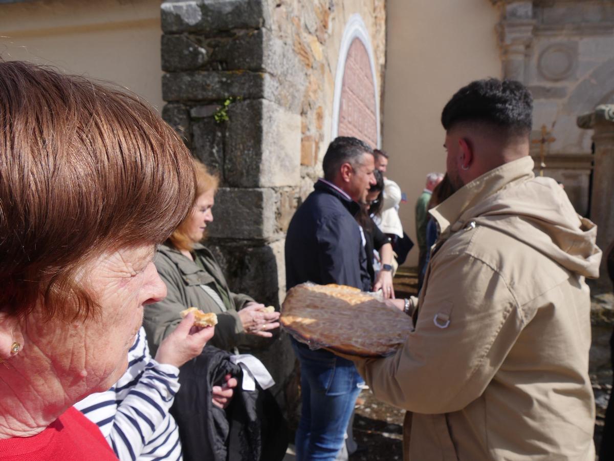 GALERÍA | Burganes y sus fiestas del Cristo, en imágenes