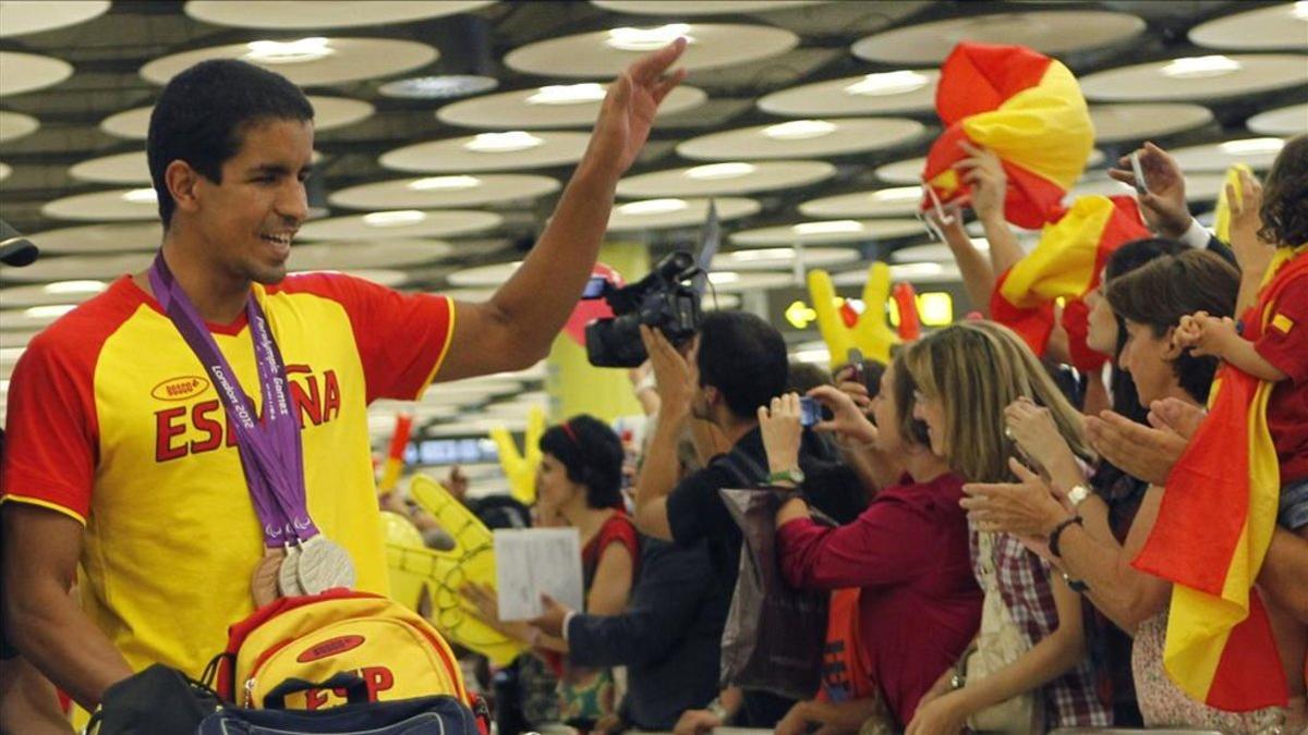 El nadador español, Enhamed, con tres medallas obtenidas en los Juegos Paralímpicos de Londres