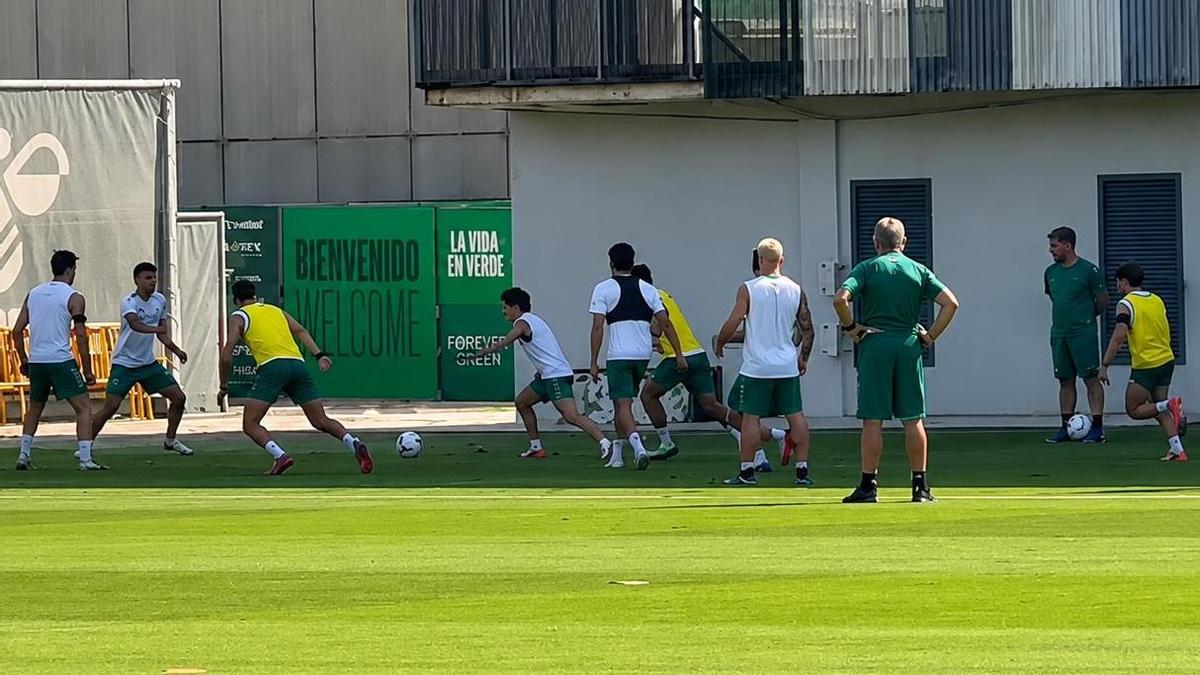 Photo: elcorreoweb.es Real Betis Prepares for Inter Milan Friendly as Abde Returns to Training and Lo Celso Continues Recovery