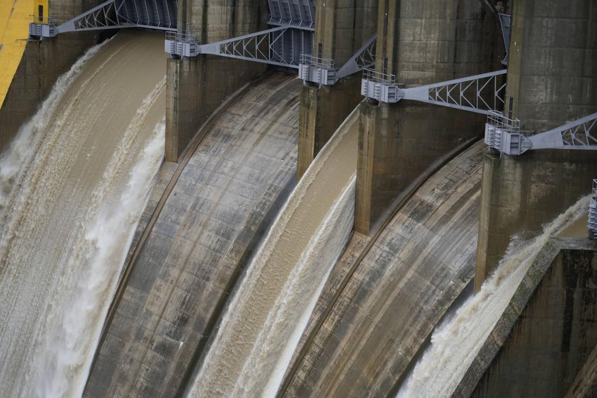 El estado de las presas de Zamora tras la crecida de los río por el temporal.