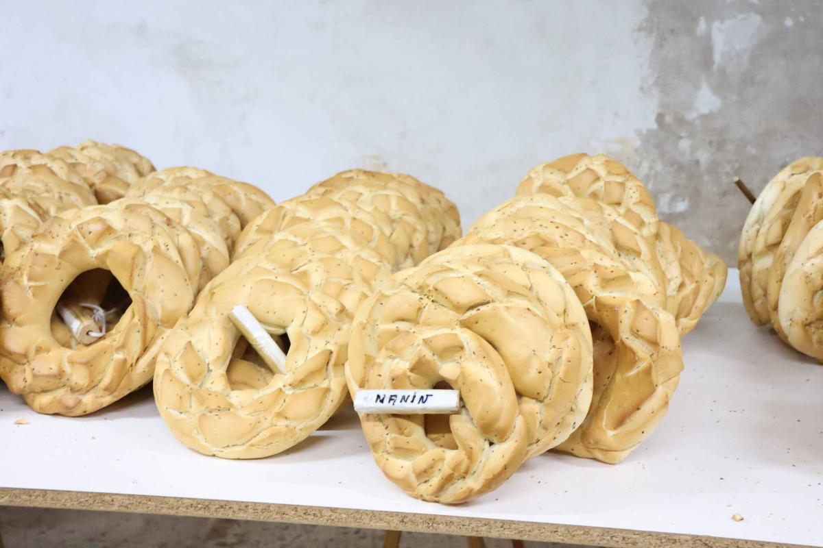 GALERÍA | Burros y roscas: la Cofradía del Cencerro sale por las calles de Zamora