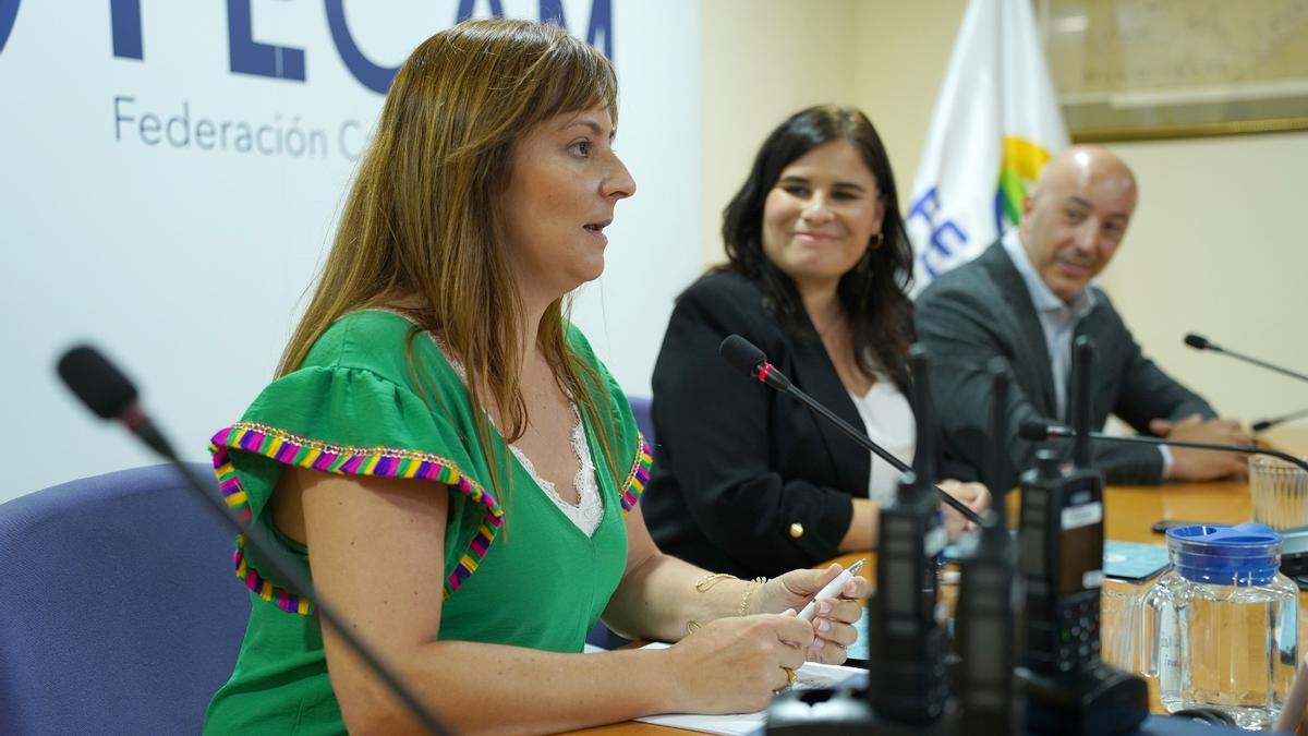 Nieves Lady Barreto, María Concepción Brito y David del Pino