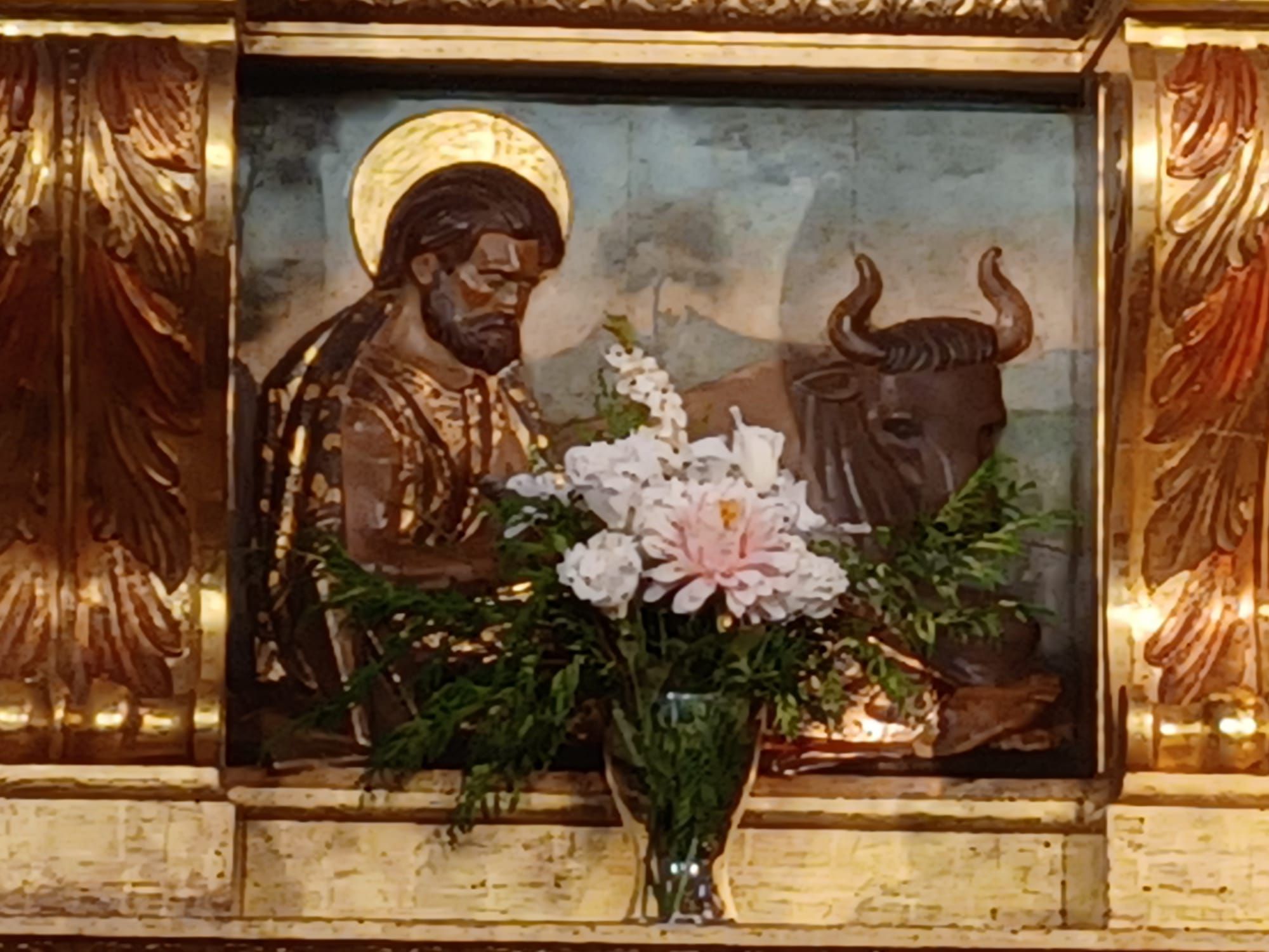 Así es, en detalle, el retablo que los Franco donaron a la iglesia de San Cucao