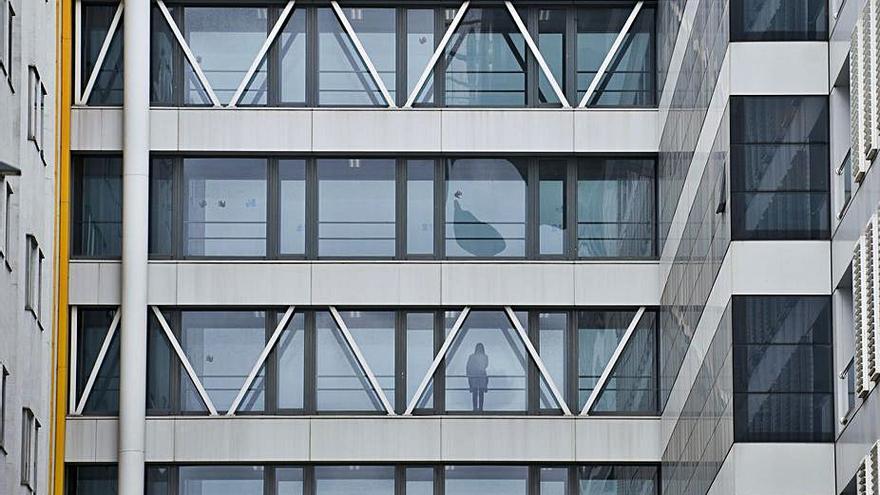 Vista de ventanales del Hospital de A Coruña. |   // CASTELEIRO/ROLLER AGENCIAS