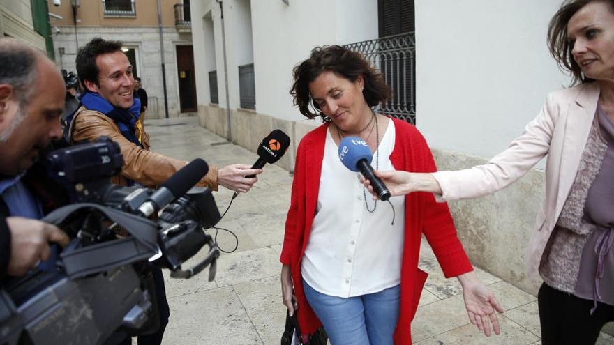 Beatriz Simón, a su llegada a las Corts.