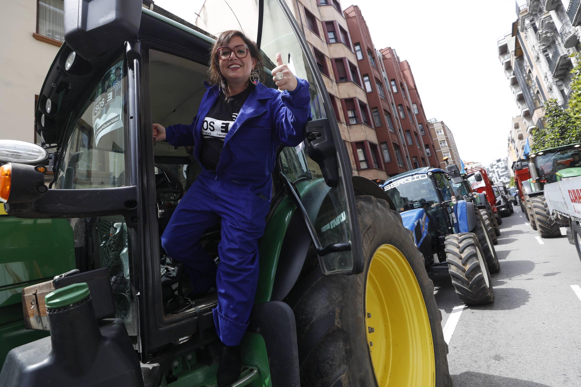 EN IMÁGENES: Así fue la tractorada de protesta del campo asturiano en Oviedo