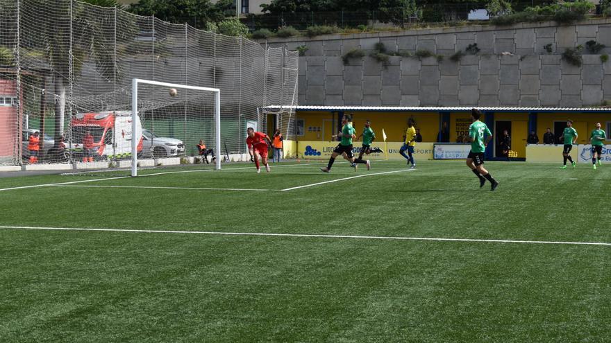 Pau Ferrer y Ale García lideran el triunfo de Las Palmas Atlético