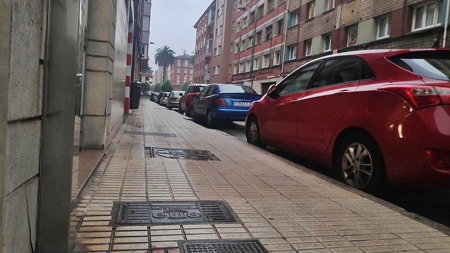 Buscan a un joven que agredió con una catana a un gijonés en plena calle - Vimarsana News