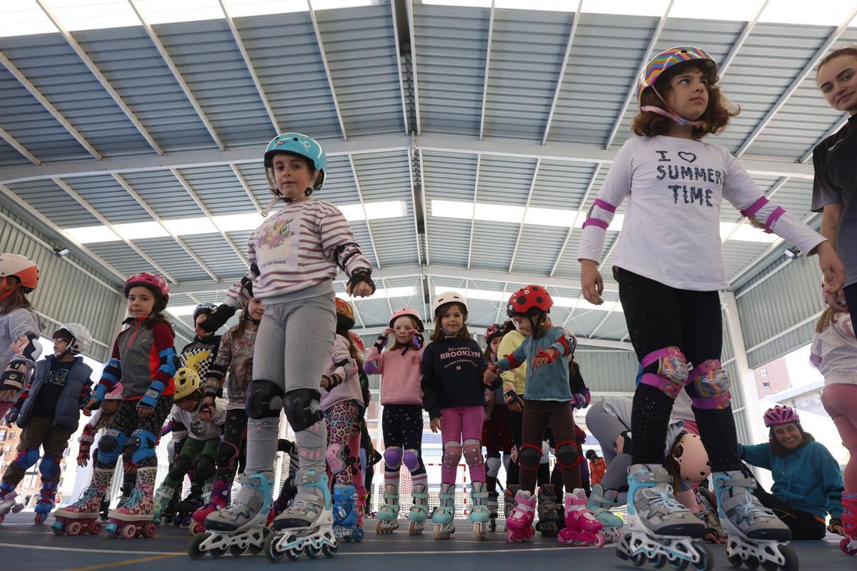 En imágenes: la última sesión de Patio Patín coordinada por el club Avilés Patina, en el colegio del Quirinal