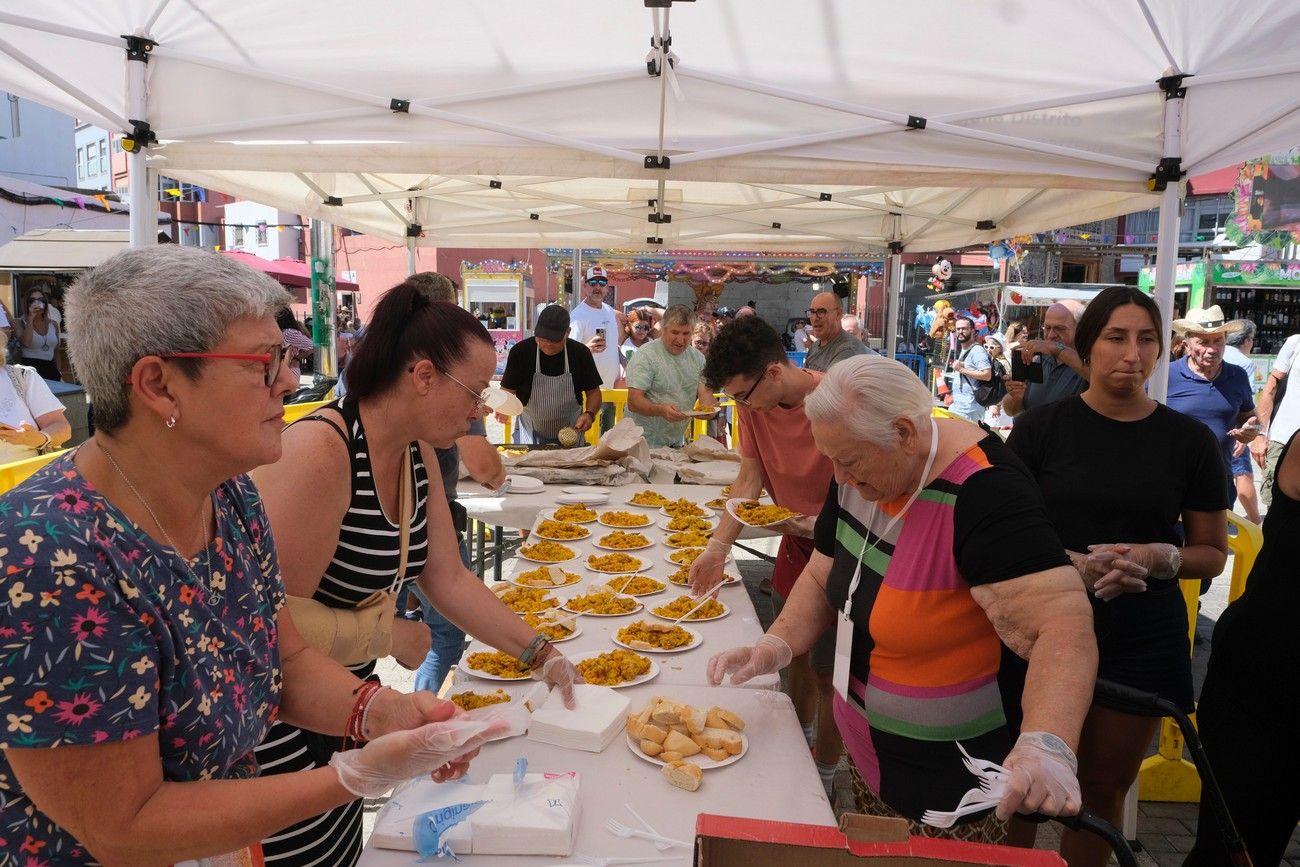 Paellada y Concierto de Aristides Moreno en la clausura de las Fiestas del Pilar 2025