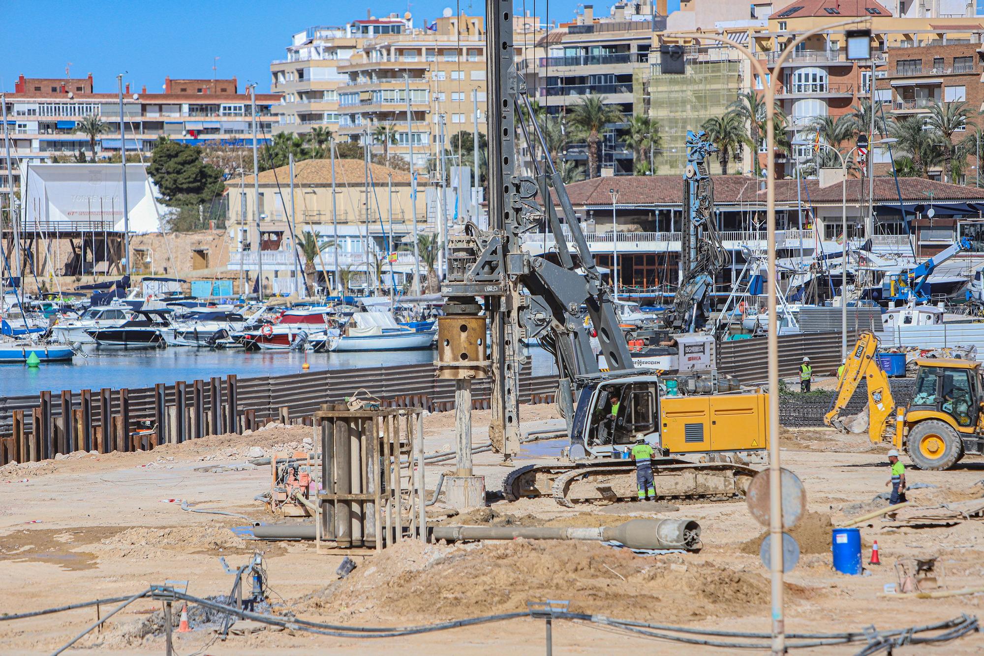 Obras de bombeo del nuevo puerto de Torrevieja