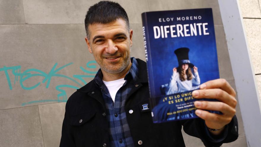 Eloy Moreno: «Destripar un libro al lector es darle un regalo desenvuelto»