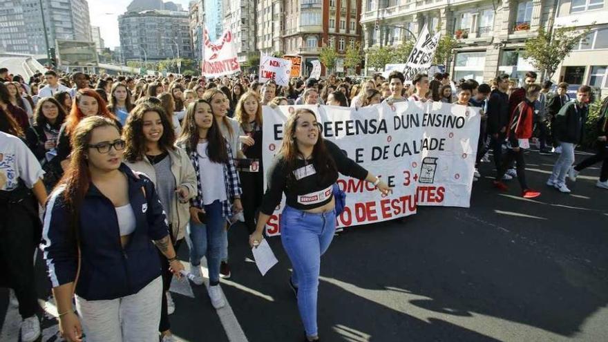 Cientos de estudiantes en una de las protestas que se celebraron el miércoles en A Coruña.