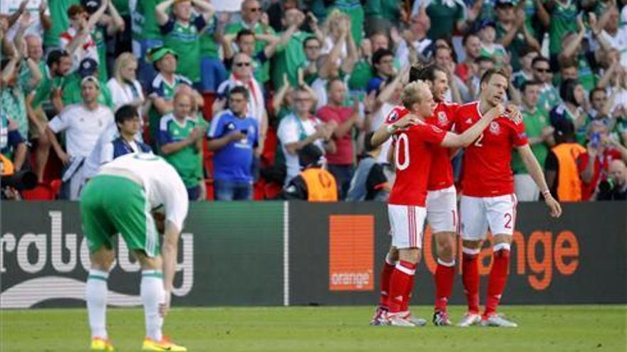 Gales dice sí a la Euro gracias a un regalo de Irlanda del Norte (1-0)