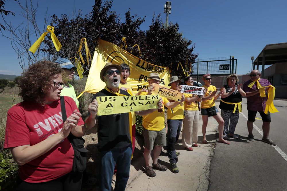 Junqueras, Romeva, Sànchez i Cuixart arriben a la presó de Lledoners