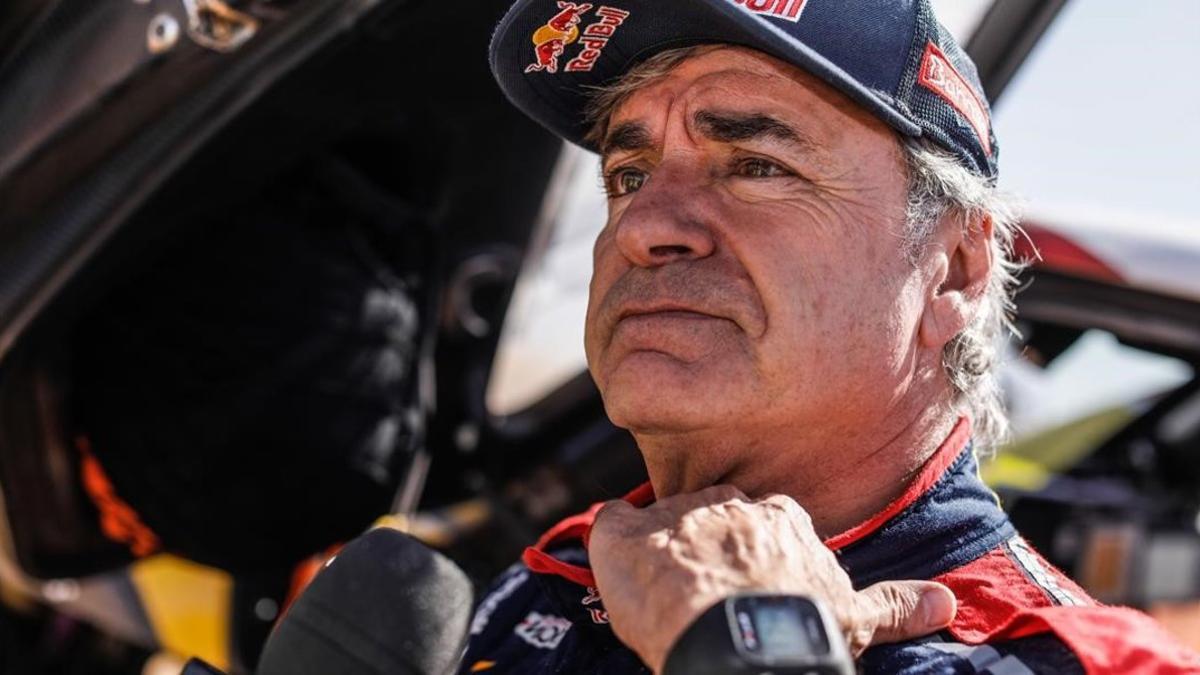 El madrileño Carlos Sainz (Mini) mantiene el liderato del Dakar.