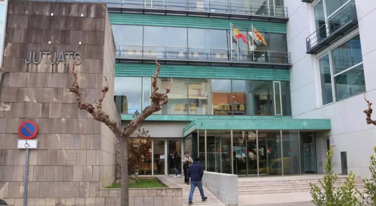 L'entrada als jutjats de Figueres, en una imatge d'arxiu.