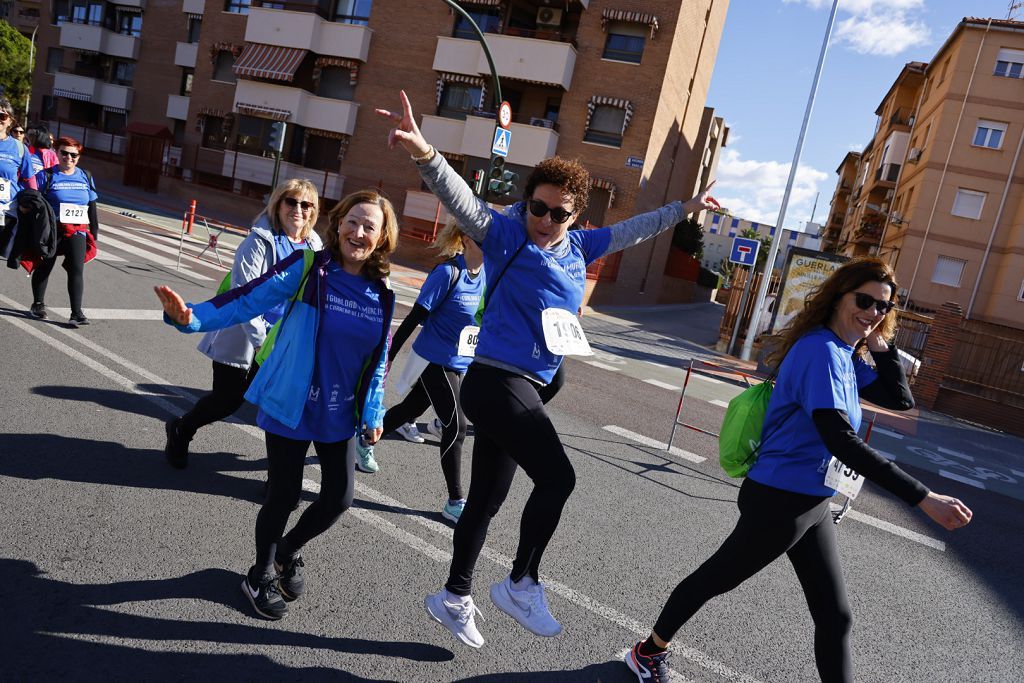 Imágenes del recorrido de la Carrera de la Mujer: avenida Pío Baroja y puente del Reina Sofía (II)