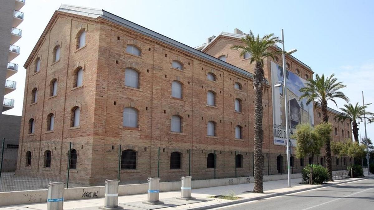 El edificio de la CACI, en Badalona, donde debe instalarse el futuro Centro de las Artes del Cómic y la Ilustración.