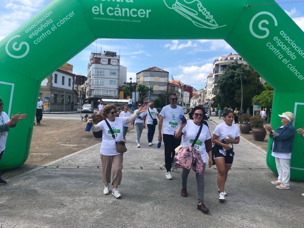 Participantes en la carrera contra el cáncer desarrollada en O Grove.