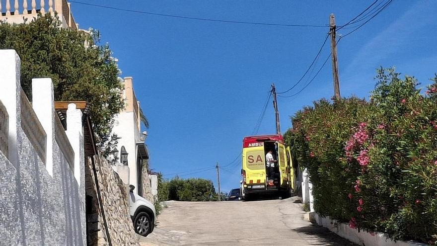 Muere en Xàbia una mujer de 76 años al quedar atrapada con su silla de ruedas en el elevador de su chalé