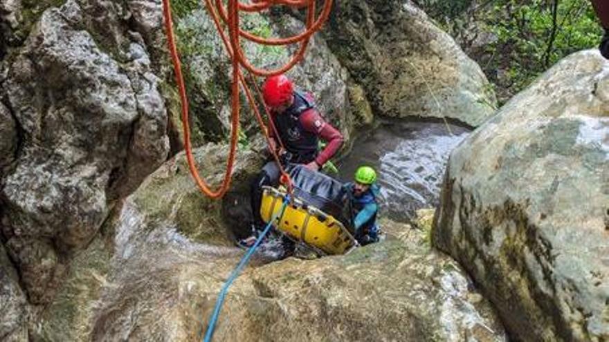 Rescatan a un excursionista con un tobillo roto en el torrent de l'Ofre en Mallorca