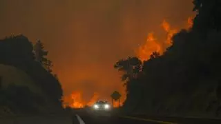 Espectacular incendio en la zona de Running Springs en California