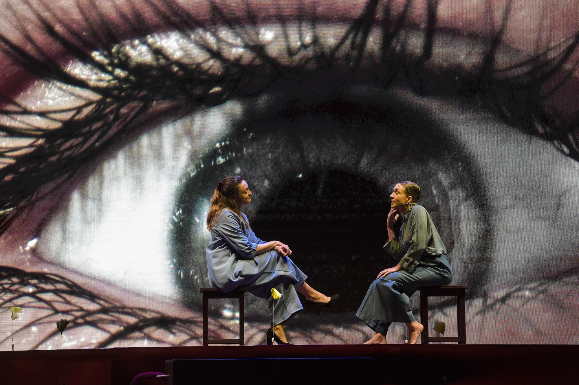 Ensayo de 'Clara y el abismo'