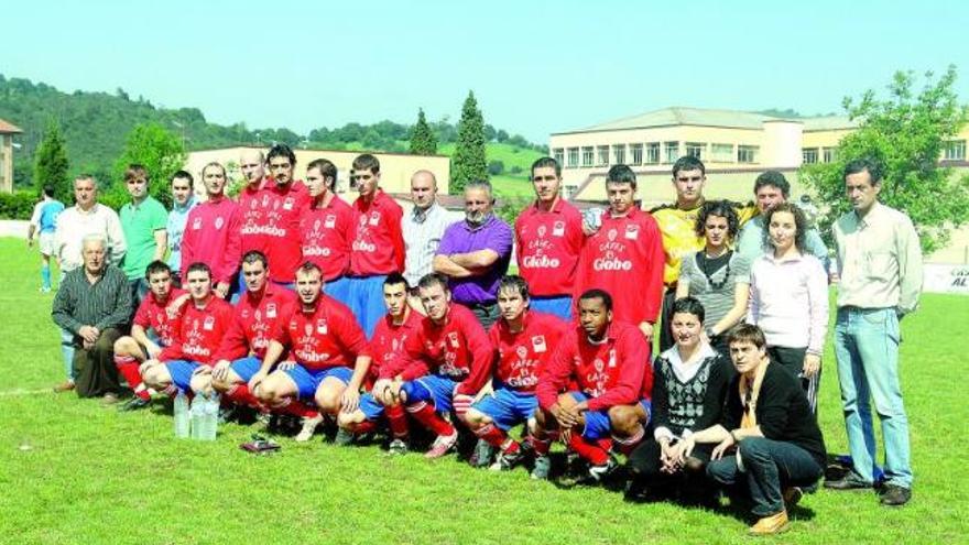 Plantilla del Salas que se mantuvo en Regional Preferente esta temporada.