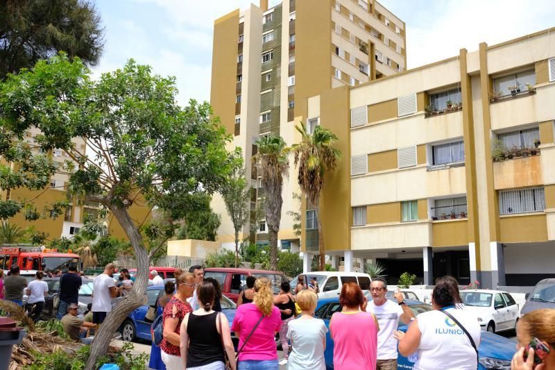 Incendio en un edificio de Jinámar