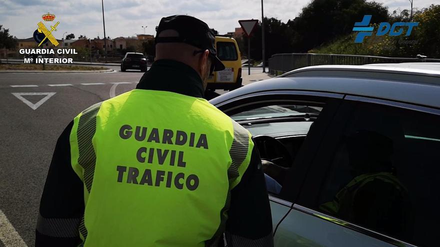 Una mujer herida al volcar con su coche tras una colisión en la autopista de Inca