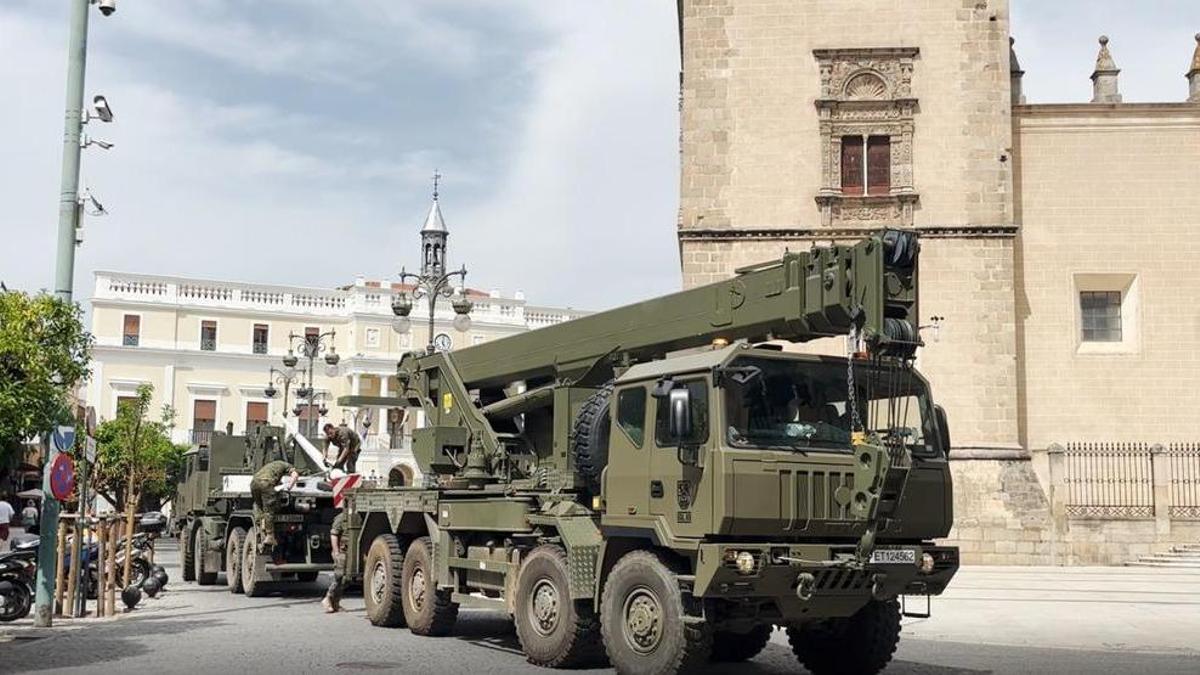 Vídeo | Badajoz se prepara para el izado de bandera de este domingo por el Día de las Fuerzas Armadas