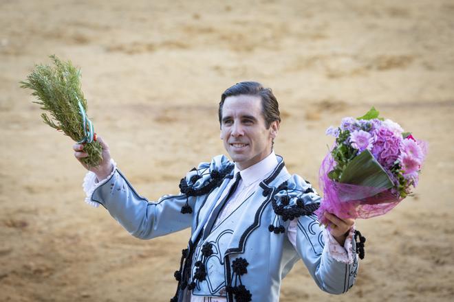 El torero Juan Ortega durante la 65 edición de la corrida Goyesca de ronda perteneciente a la Feria de Pedro Romero. 3 de septiembre de 2022