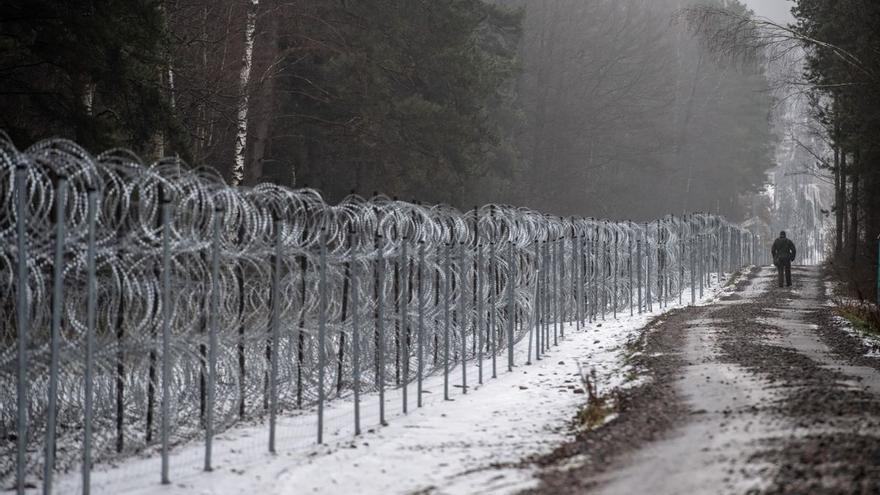 Lituania levanta una valla que cubre la frontera con Bielorrusia