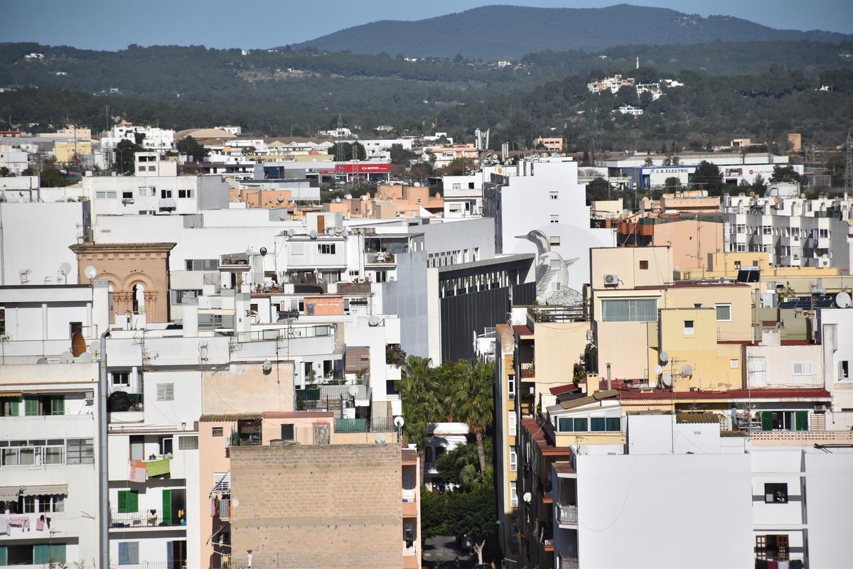 Vista parcial de la ciudad de Ibiza.