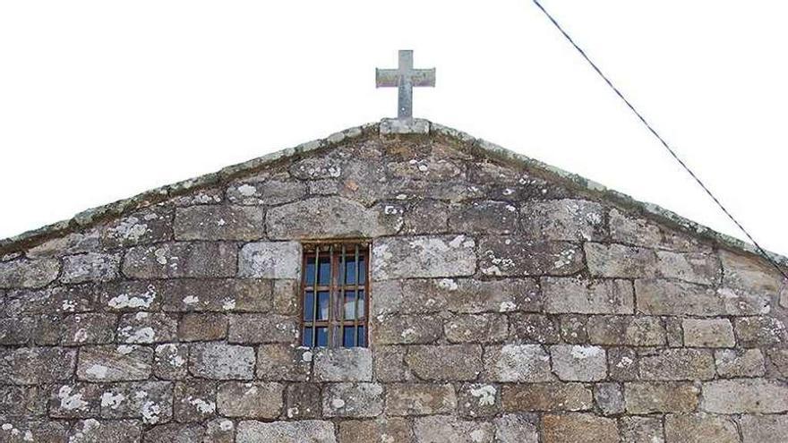 La visita de los niños a la iglesia de Santa Cristina de Campaña. // FdV