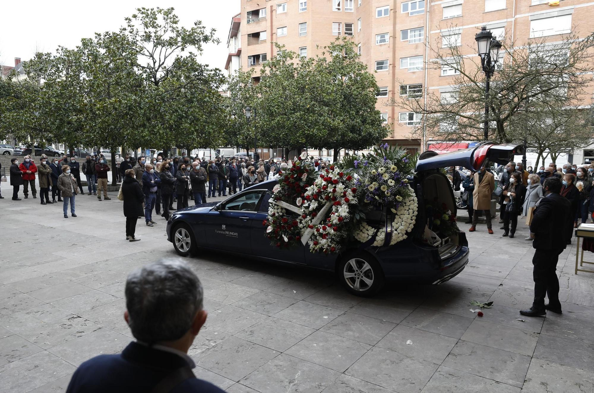 Funeral de Virgilio García, el operario sepultado por la nieve en San Isidro