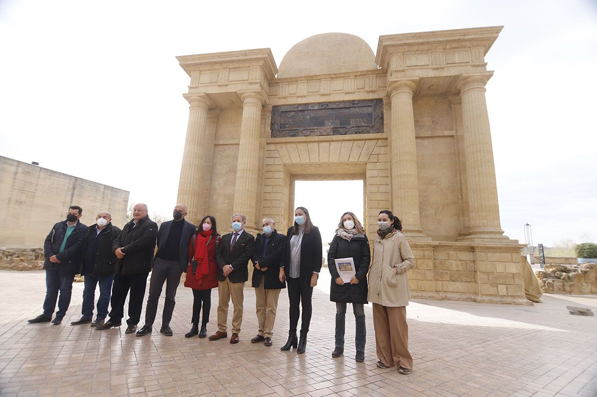 En imágenes el fin de la restauración de la Puerta del Puente