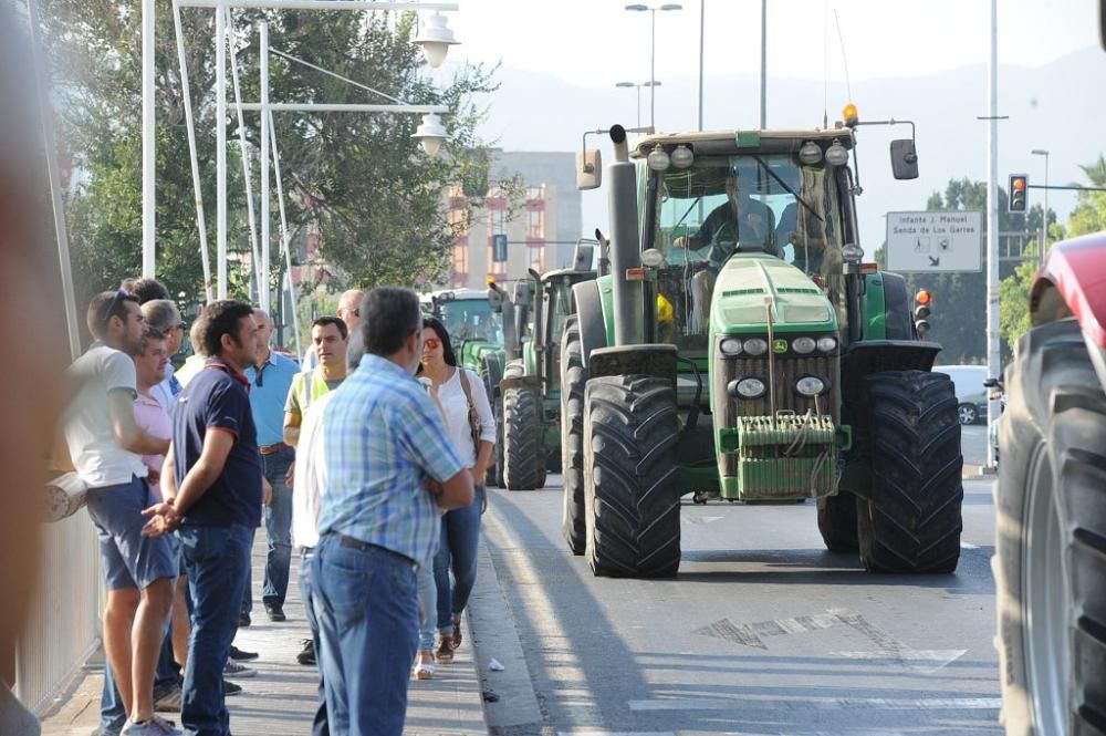 Los tractores a su paso por el Auditorio