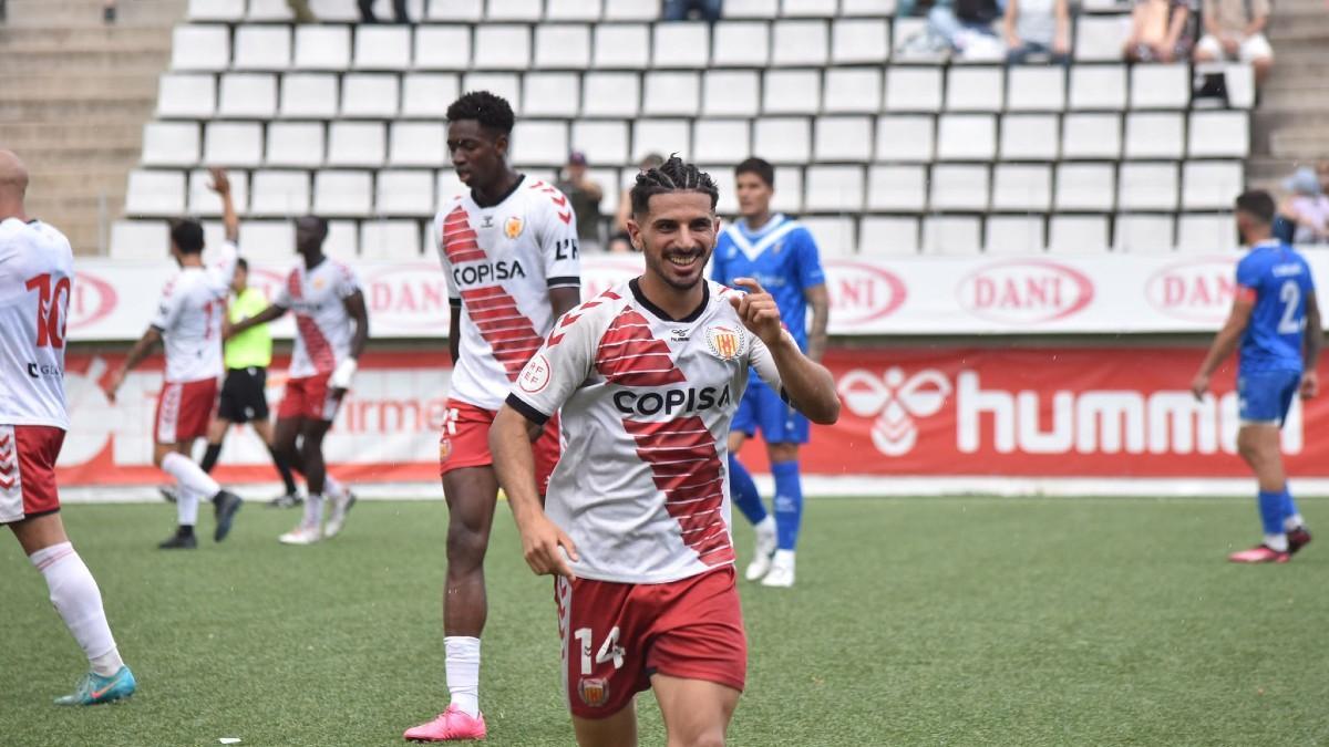 Albert López, tras anotar su golazo clave al Badalona