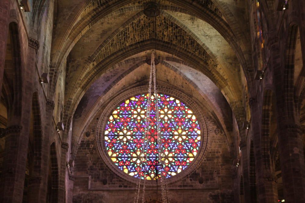 Mehrere tausend Personen kamen an Heiligabend wieder zu den beiden Ausgaben der deutschsprachigen ökumenischen Christvesper in der Kathedrale von Palma de Mallorca, die inzwischen seit 1971 auf Mallorca stattfinden. Die Predigt hielt Pfarrer Andreas Falow.